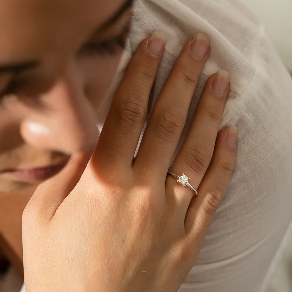 18ct White Gold .50ct Diamond Melba Ring