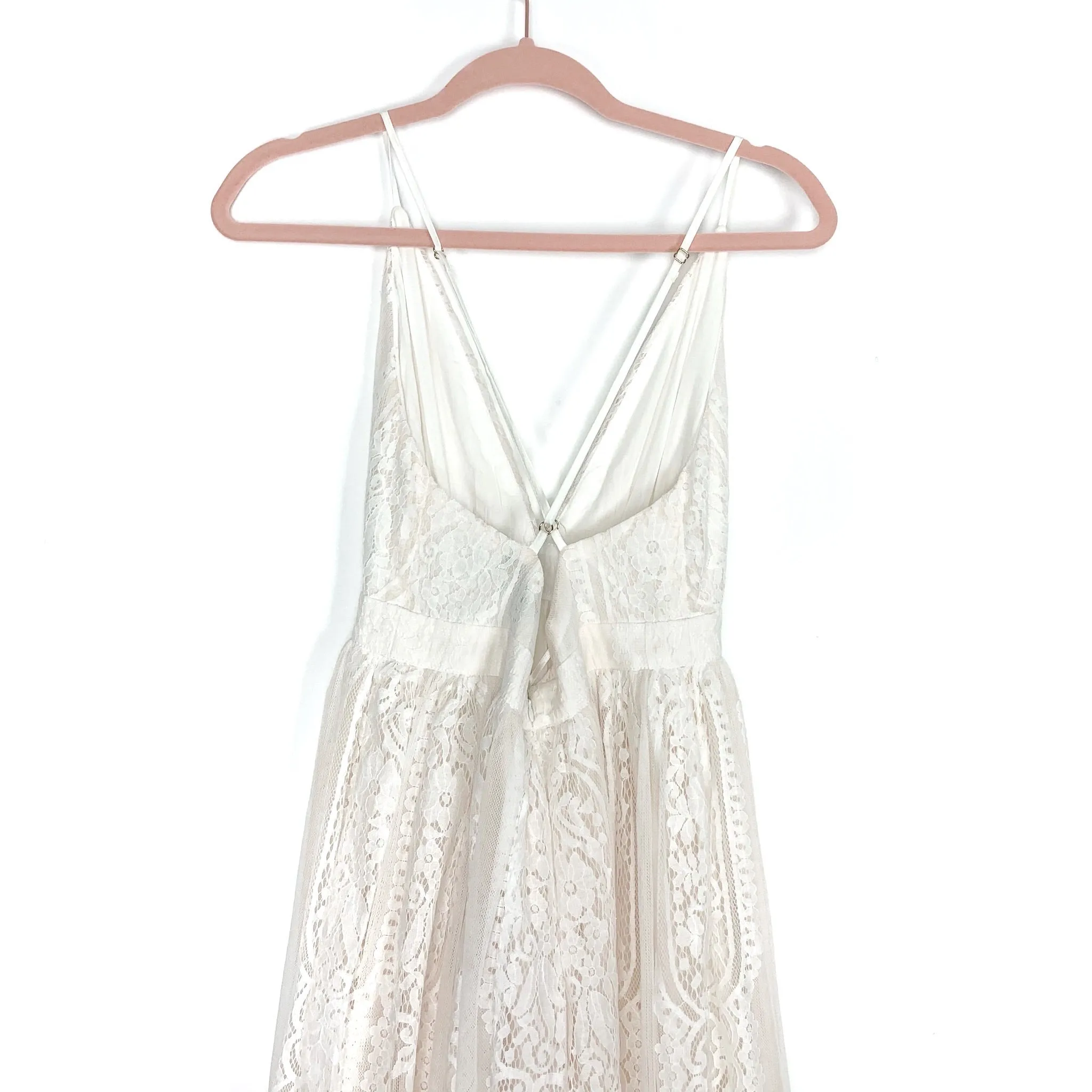 Aakaa Off White Lace Plunging V-Neckline Low Back Criss Cross Straps Maxi Dress- Size M