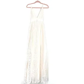 Aakaa Off White Lace Plunging V-Neckline Low Back Criss Cross Straps Maxi Dress- Size M