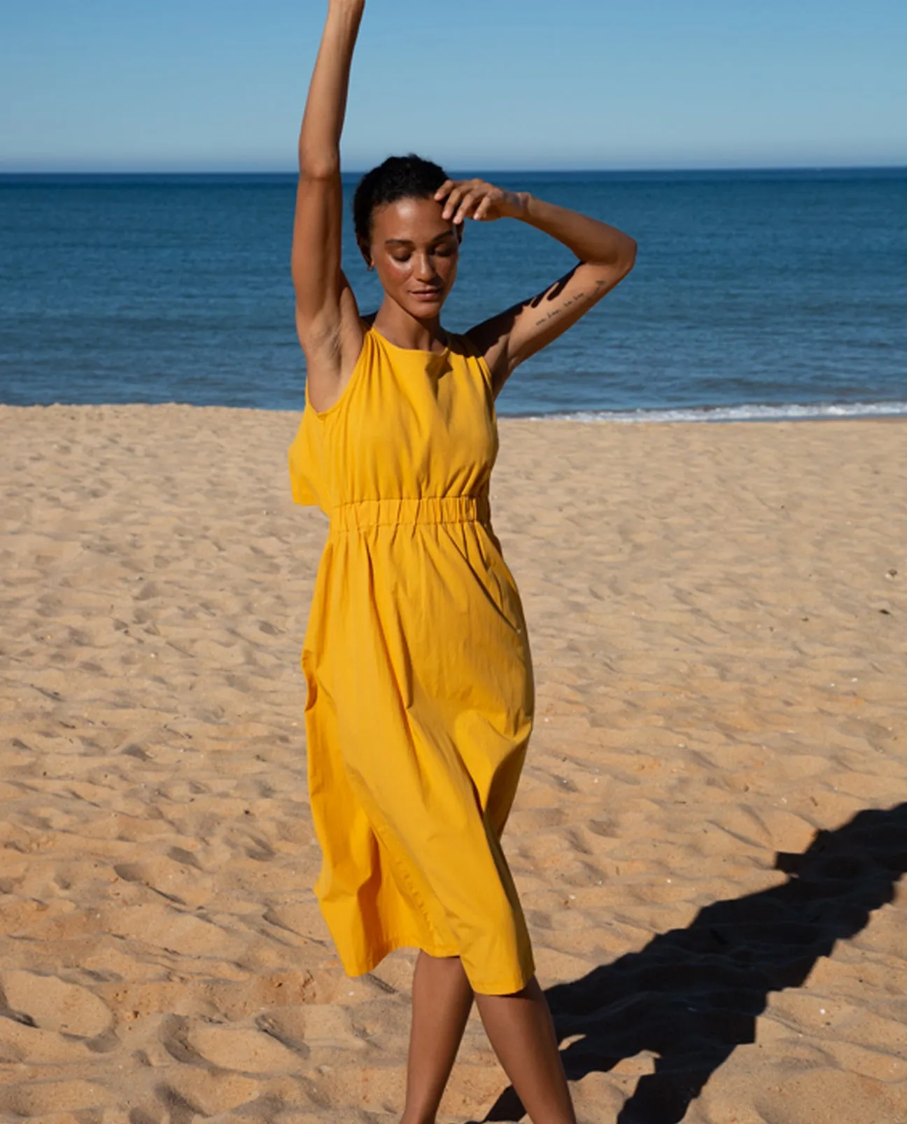 Cece Organic Cotton Dress In Ochre