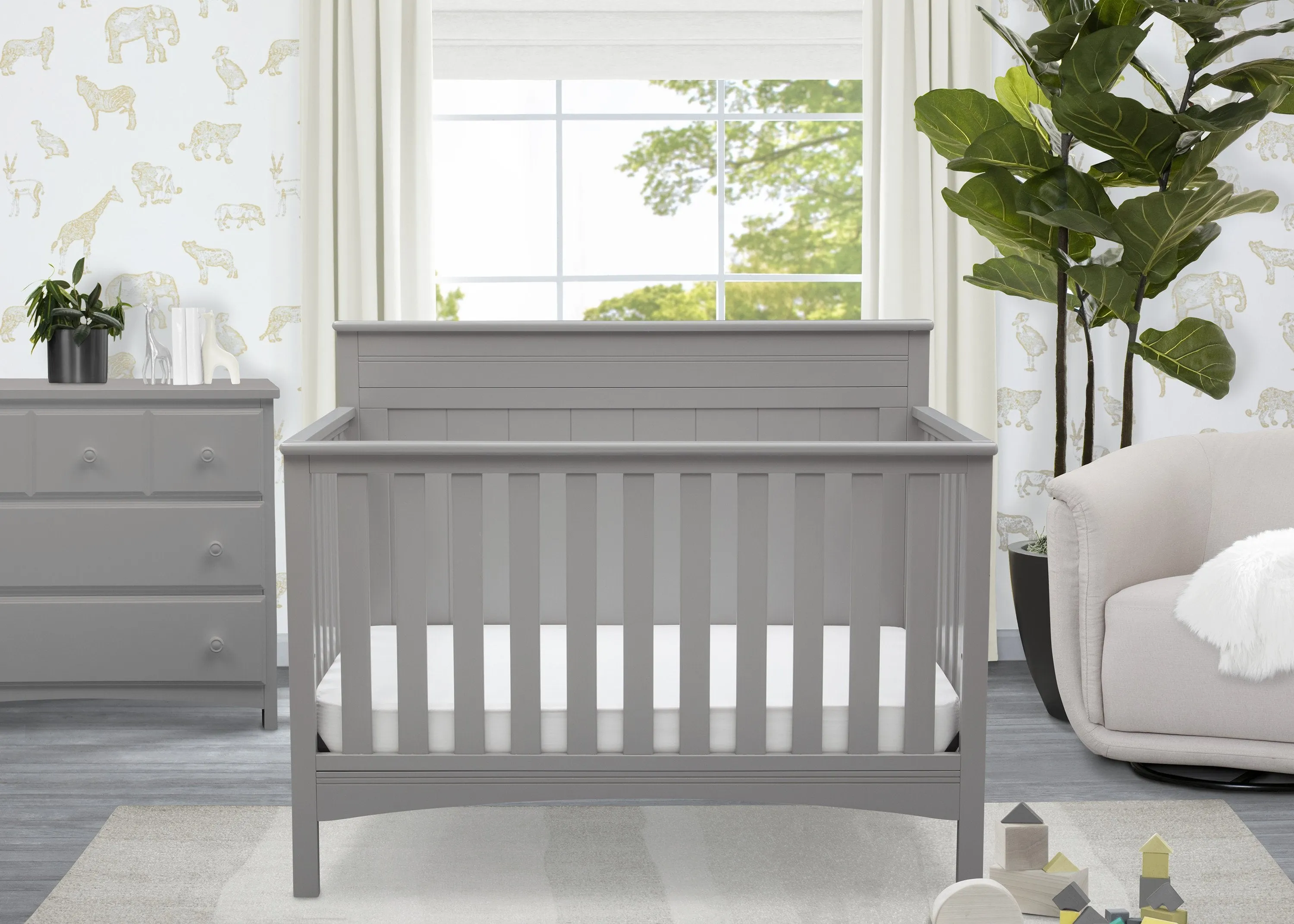 Fancy 4-in-1 Convertible Crib