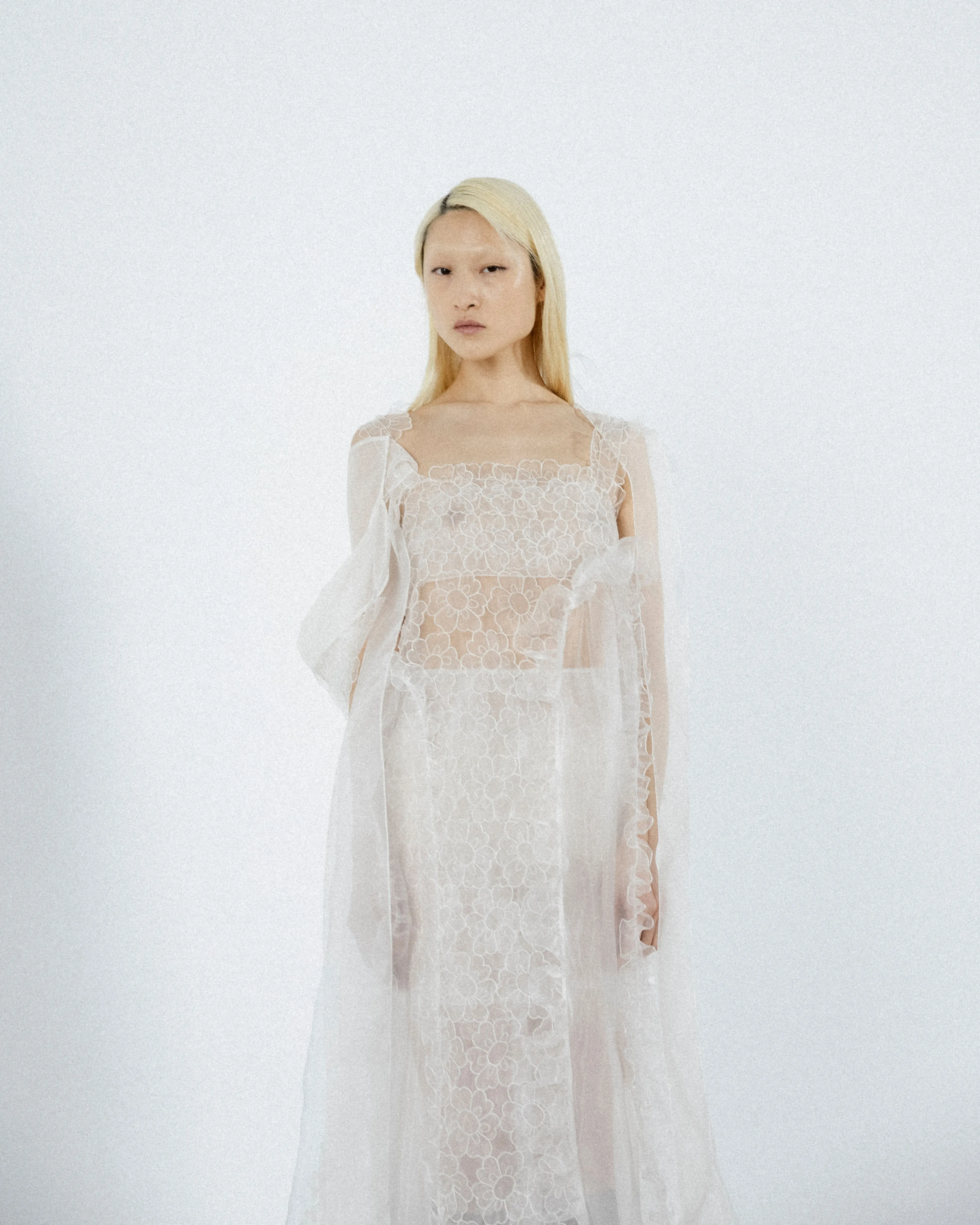 OSWALD | DRESS MAGNOLIA EMBROIDERY WHITE